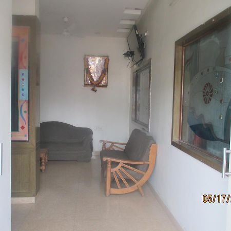 Sri Sai Ganesh Lodge Χιντεραμπάντ Εξωτερικό φωτογραφία